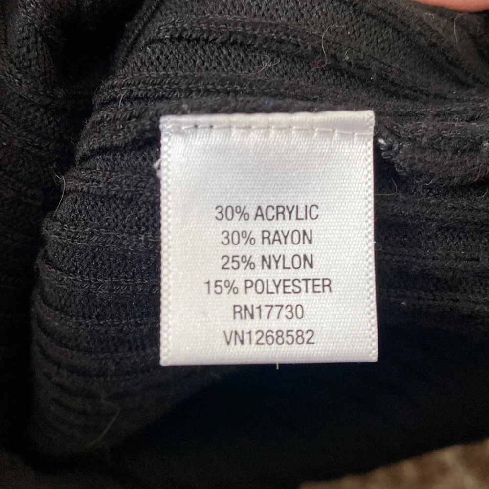 Free with a Bundle - Merona black ribbed scoopneck sweater Size Medium - Picture 9 of 13